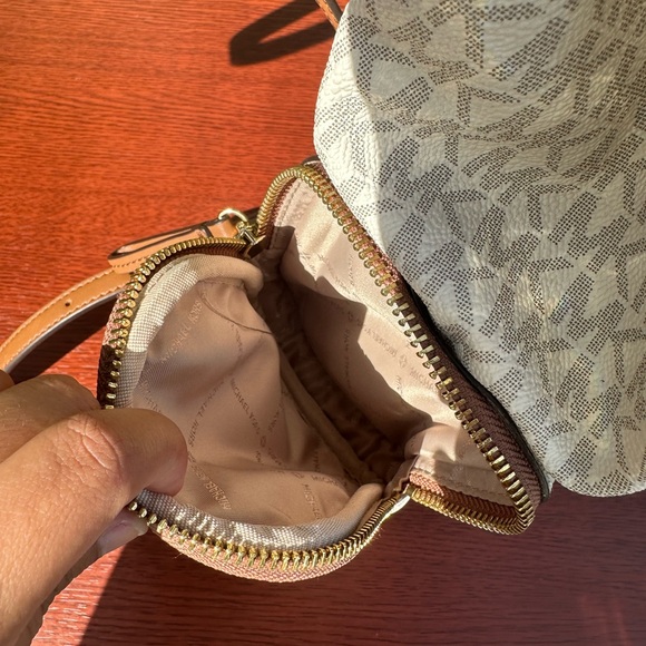 Michael Kors Large Jet set backpack - Picture 2 of 7